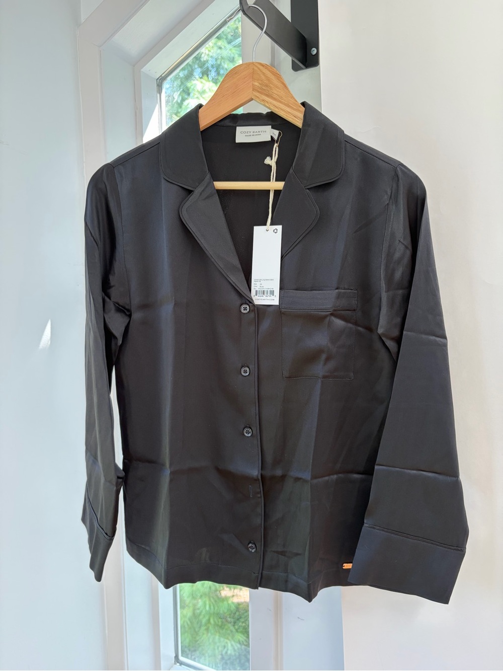 Cozy Earth Serenity Silk Classic Long Sleeve Pajama Top - Black - Size XS - NWT